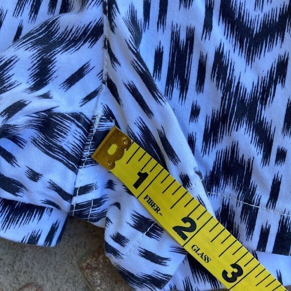 Volcom Black/White Geometric Chino Board Shorts Juniors Size 13 - Picture 10 of 11